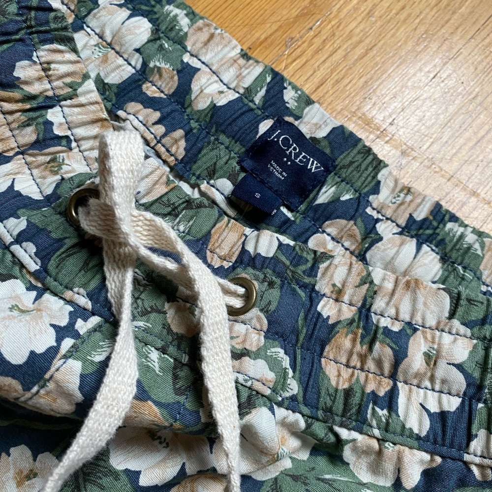 J. Crew Drawstring Shorts 7 Inch Inseam - Picture 3 of 3